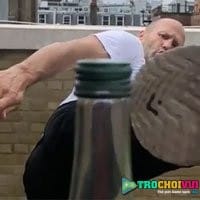 Thử thách đá nắp chai